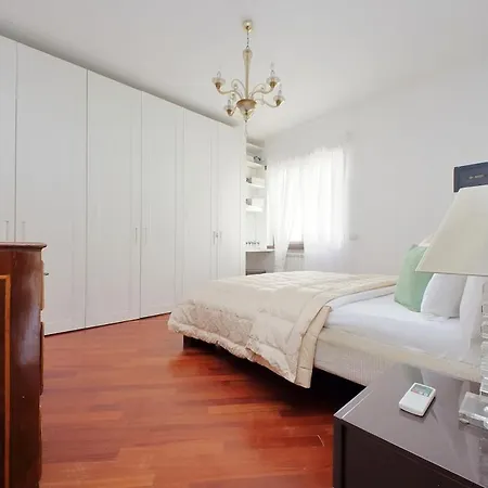 Residenza Belvedere Luxuryaparment-pool&balcony-jacuzzi-aircond-wifi * Ρώμη