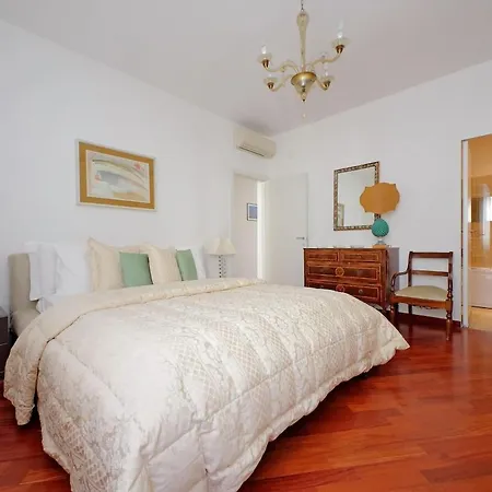 Residenza Belvedere Luxuryaparment-pool&balcony-jacuzzi-aircond-wifi Apartment