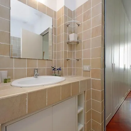 Apartment Residenza Belvedere Luxuryaparment-pool&balcony-jacuzzi-aircond-wifi