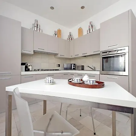 Residenza Belvedere Luxuryaparment-pool&balcony-jacuzzi-aircond-wifi Apartment Rome