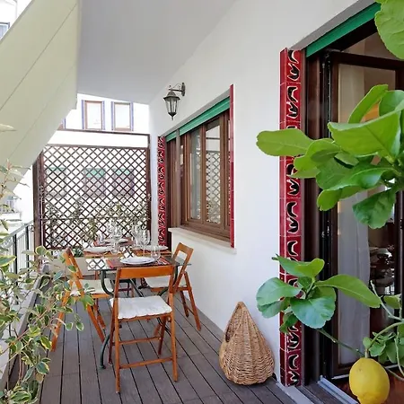 Residenza Belvedere Luxuryaparment-pool&balcony-jacuzzi-aircond-wifi Apartment *