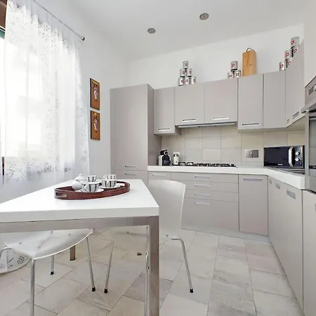 Residenza Belvedere Luxuryaparment-pool&balcony-jacuzzi-aircond-wifi Apartment